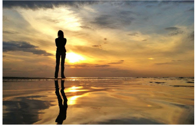 40+ Trend Terbaru Gambar Lelaki Dari Belakang Di Pantai ...