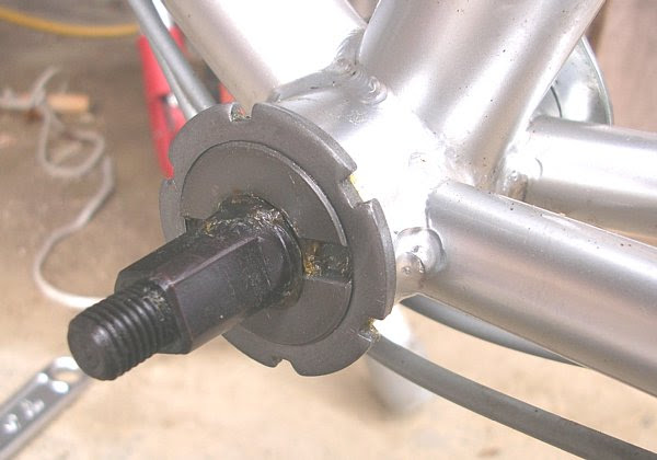 自転車 クランク 外し 方 工具
