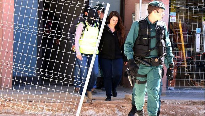 Tamara Carrasco, al moment de ser detinguda a Viladecans, dimarts passat