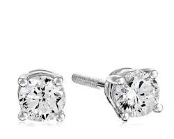 Solitaire earrings in Amazon