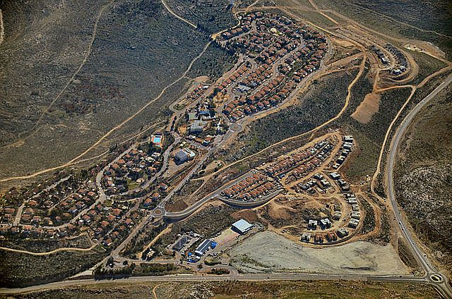 Aerial view of the community of Nili, in the Binyamin region. (Feb. 2014)