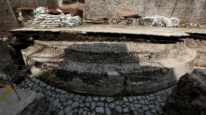 VIDEO. Un ancien temple et un terrain de sport aztèques datant du XVe siècle découverts à Mexico