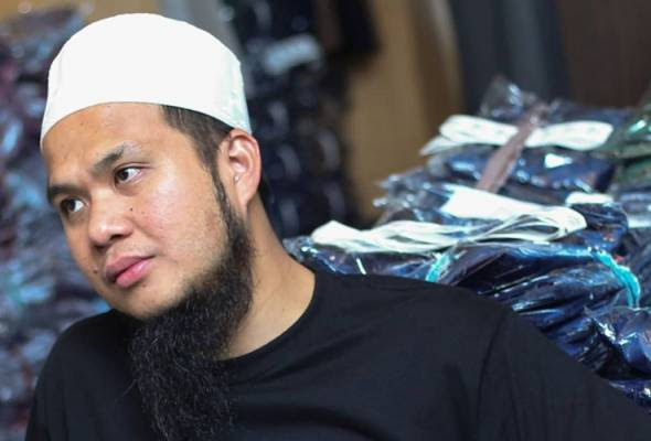 Penduduk gaza lembut dan baik sangat. Kedai Serbaneka Ebit Lew Dipecah Masuk Kerugian Lebih Rm4 000 Astro Awani