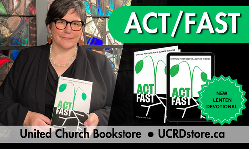 Moderater Carmen Lansdowne holding a copy of Act/Fast