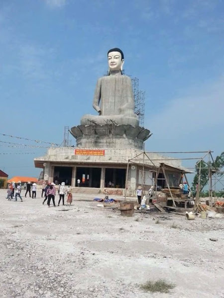 Hiện trường tượng Phật gần trăm tấn bất ngờ đổ sập ở Thái Bình - 2