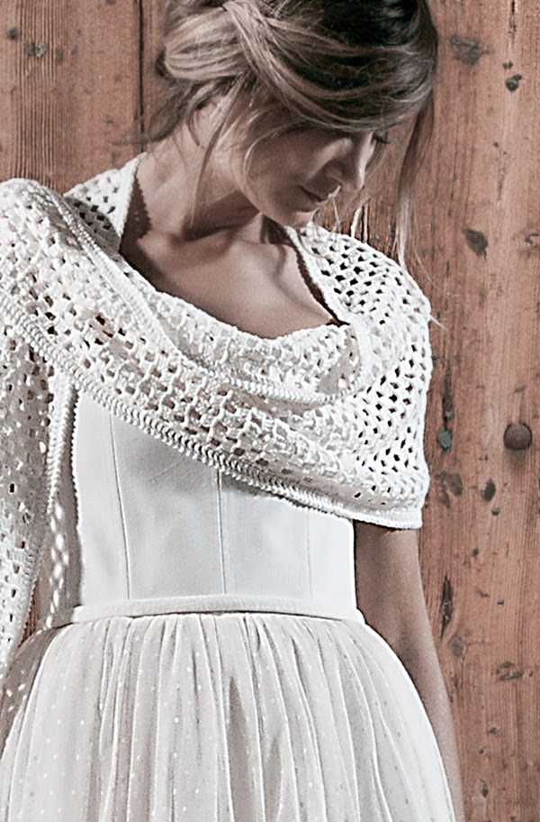 L'abito all'uncinetto è sempre stato un must per le spose più … Abiti Da Sposa Alessia Baldi Atelier