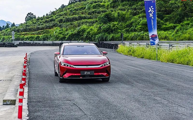It is the latest entry of byd's dynasty series passenger vehicles, and gets its name from the han dynasty. Give You 270 000 Will You Skip The Byd Han Ev From Model 3 Daydaynews