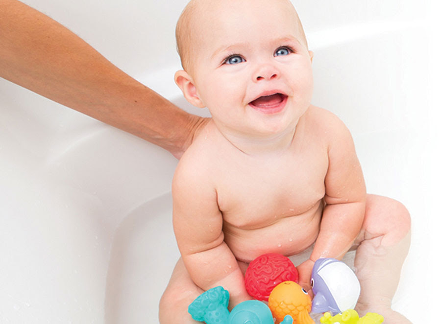 I didn't understand why babies cry after a bath but it's actually very common. When Can You Bathe A Newborn Baby Infantino