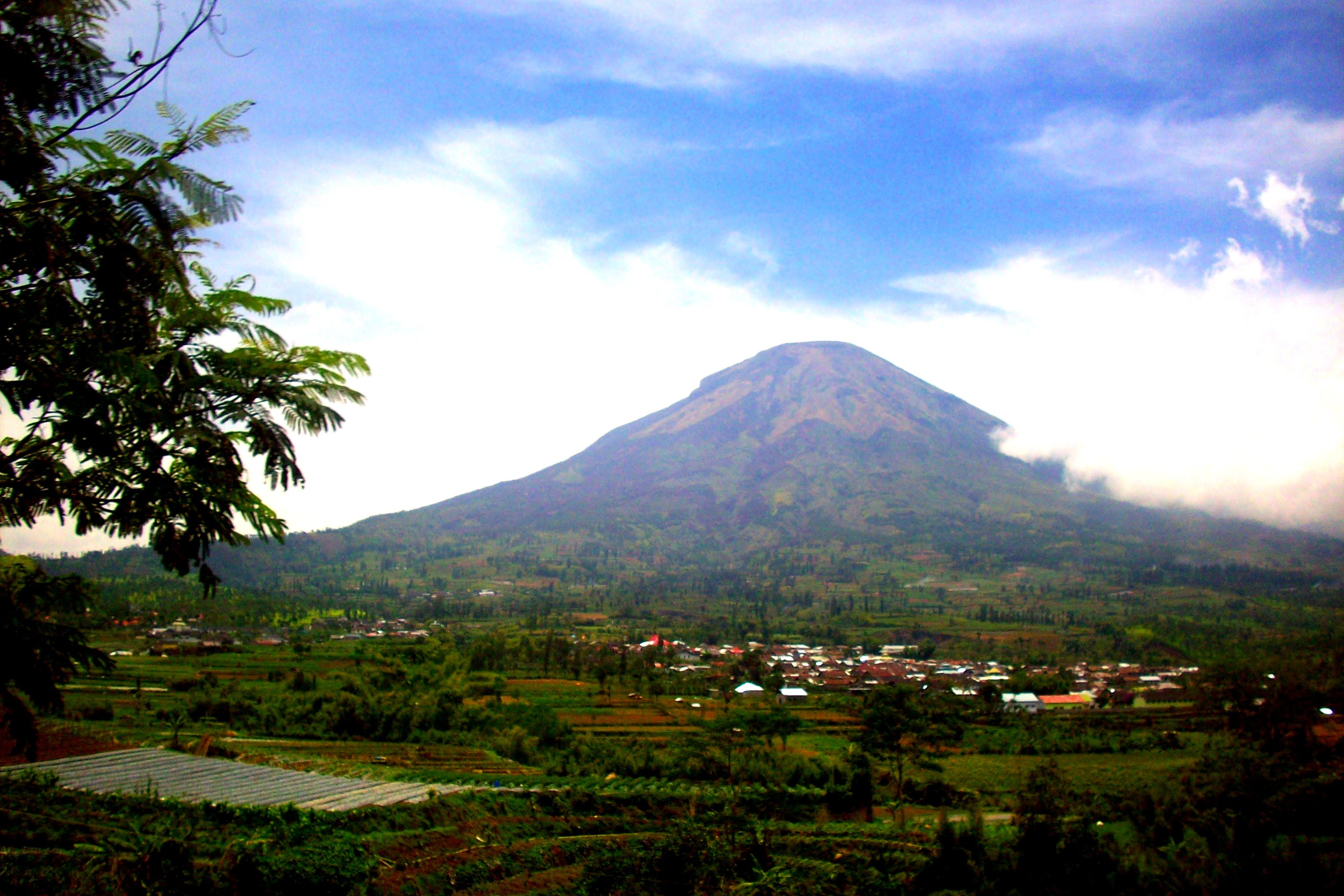 Foto Gambar Pemandangan Pegunungan Toko FD Flashdisk 