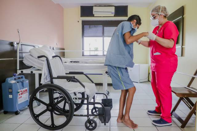 Hotel vira centro de reabilitação de pacientes com sequelas da covid-19