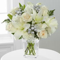 When choosing a bouquet, you should consider everything from the dress to the venue and even your figure. How Early Should You Order Wedding Flowers Brant Florist Blog