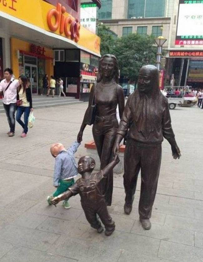 15 children who know how to take pictures with monuments