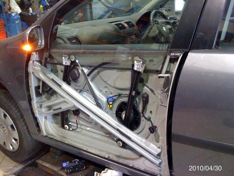 車 後ろのドア 開け方 Kuruma