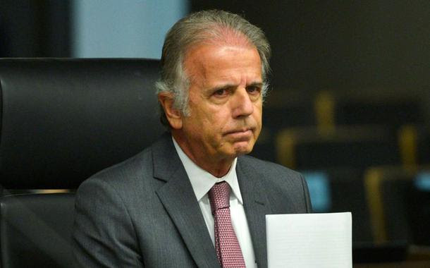 Indicado para ministro da Defesa de Lula, em 2015 Múcio ajudou no impeachment de Dilma