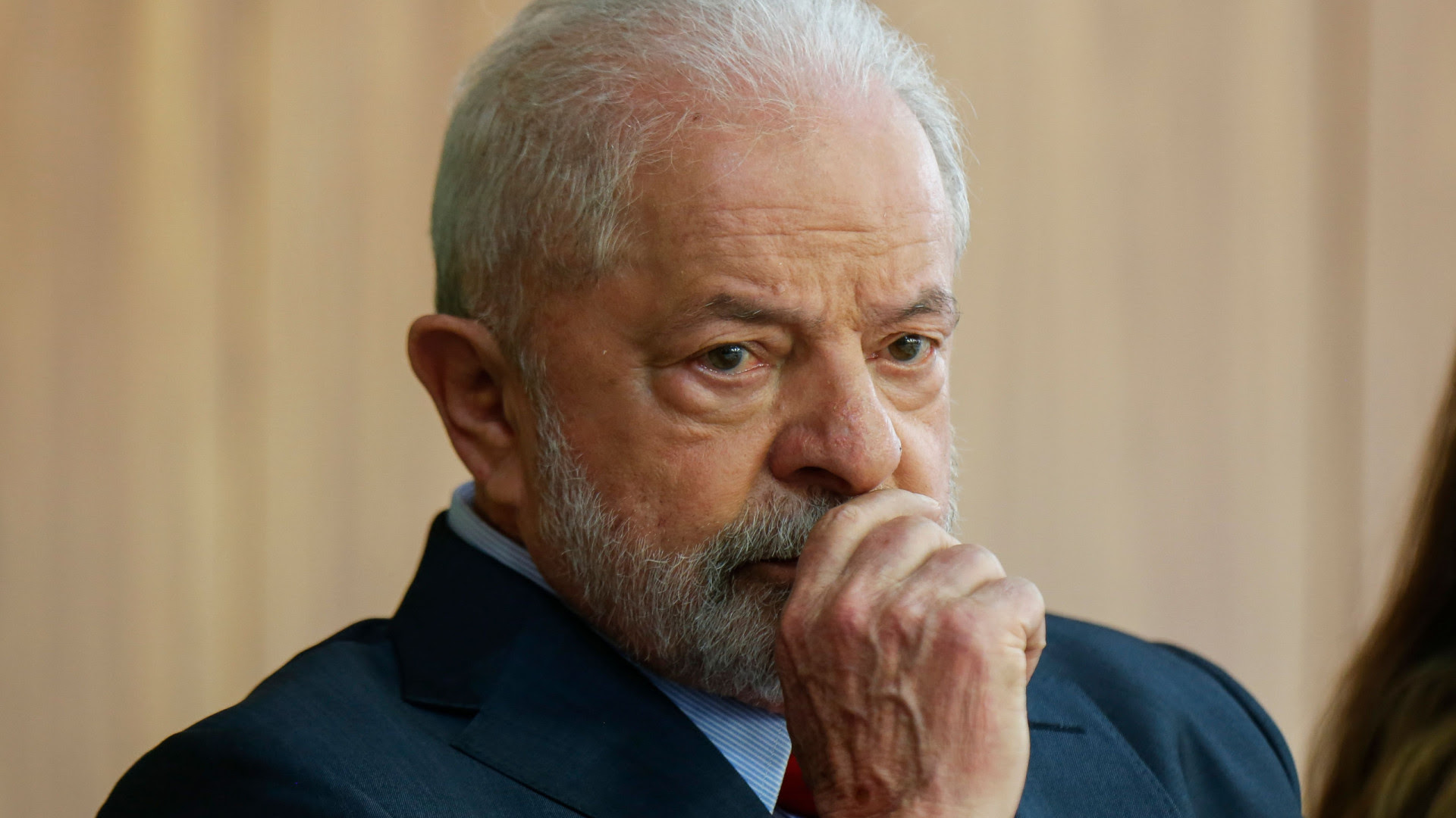 Lula faz ressonância magnética no quadril em hospital de Brasília