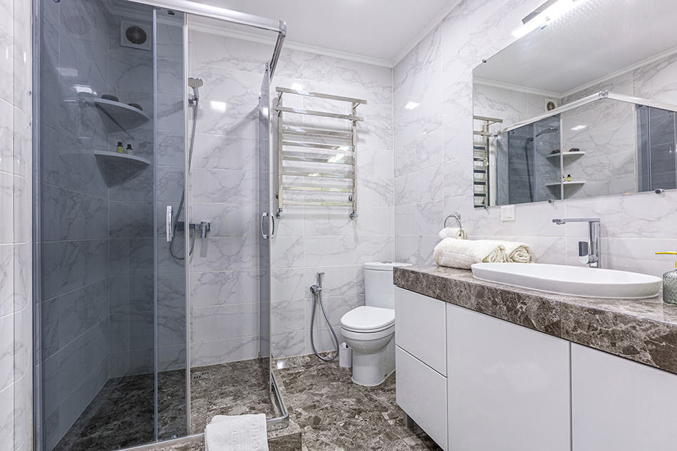 The small bathroom has fitted in a bath, sink, vanity unit, toilet, and washing machine all into a compact space. 9 Best 8 X 8 Bathroom Layout Plans For Small Space 9 Designs Drawings Homenish
