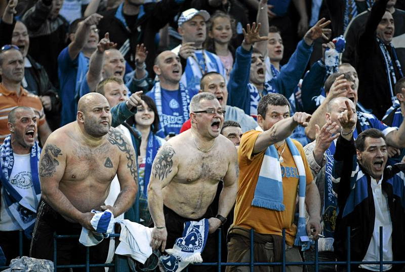 Ruch chorzów górnik zabrze psycho fans attacked away sector 15 04 2012 during the game, ruch chorzow hooligans entered. Ruch Chorzow Informator Pilkarski