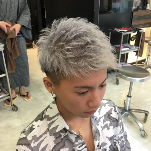 ベスト50 シルバー ホワイト アッシュ メンズ 最高のヘアスタイルのアイデア
