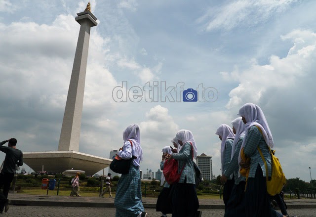 Liburan Murah, Ya ke Monas Saja  dewa unik