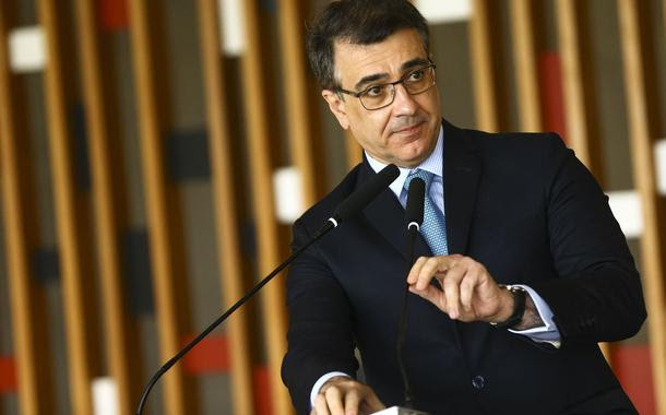 Ex-chanceler afirma que reunião com embaixadores para atacar as urnas foi solicitada por Bolsonaro