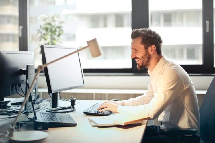  Cara  Bekerja  Di Kantor Kecam Cara  Bekerja  dari Rumah 