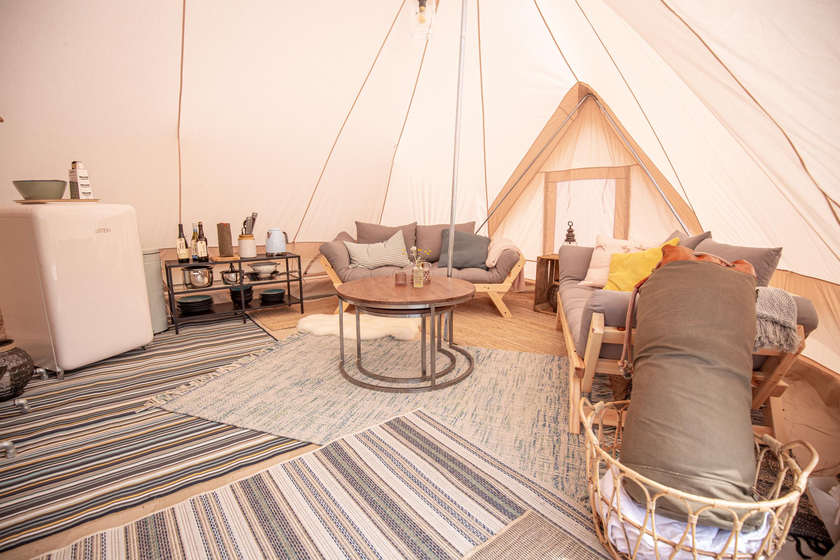 Our glampsites are secluded from other glampsites and campgrounds, yet a short walk to the comanche trail and the sagebrush campground restroom and shower facilities. Glamping De Rodgaard Camping Fano