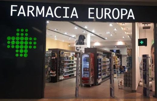 Algunas farmacias como esta, en Pozuelo de Alarcón, tienen incluso neveras con Coca-Cola Zero en su interior.