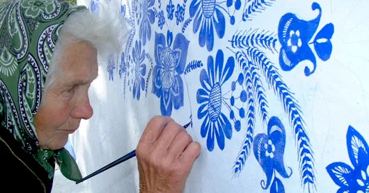 90-Year-Old Grandma in the Czech Republic Passes Time By Artistically Painting Houses