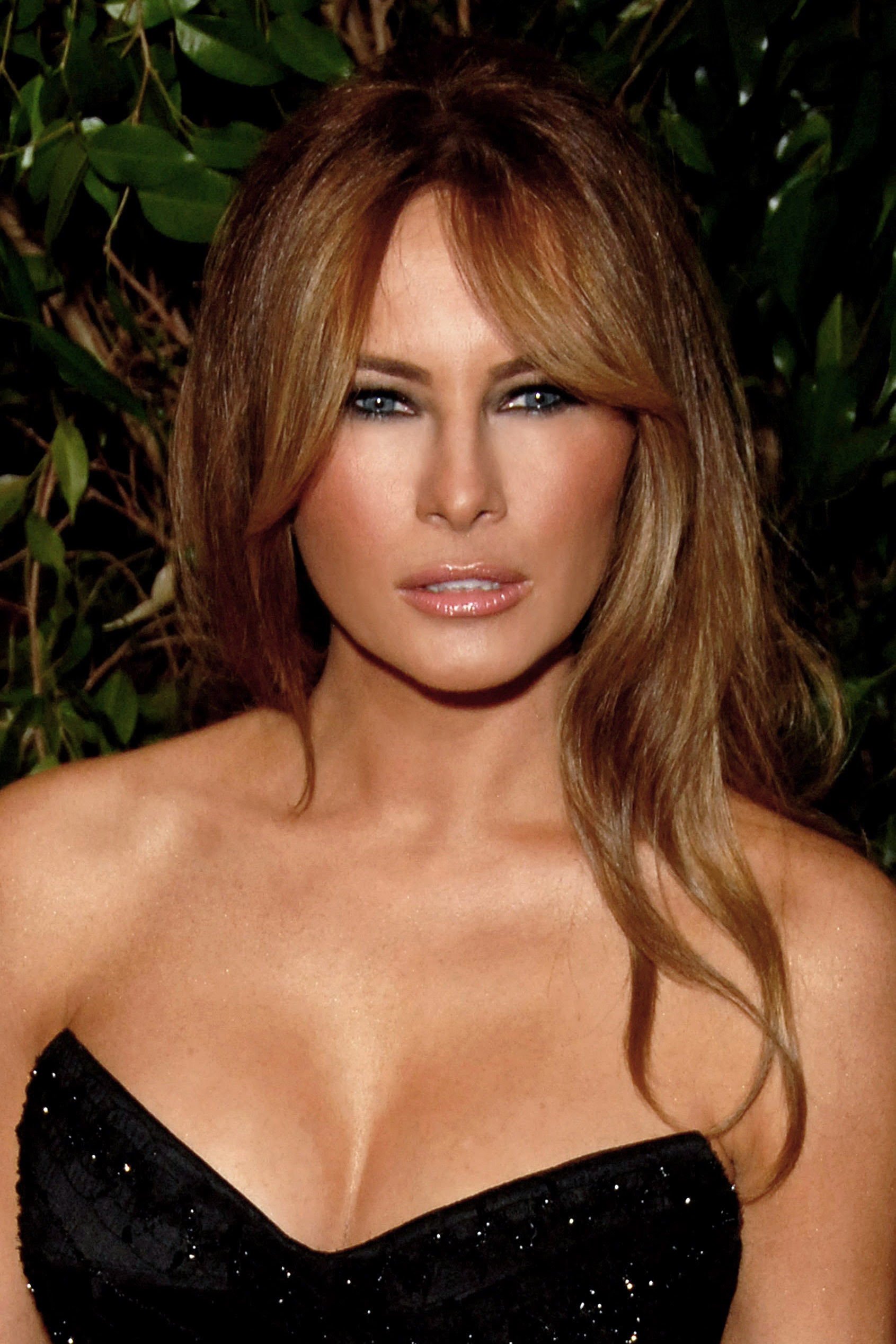 https://upload.wikimedia.org/wikipedia/commons/4/4c/Melania_Trump_2011.jpg