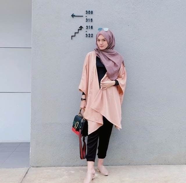  Jilbab  Yang  Cocok  Untuk  Baju  Warna  Pink  Peach Tips 