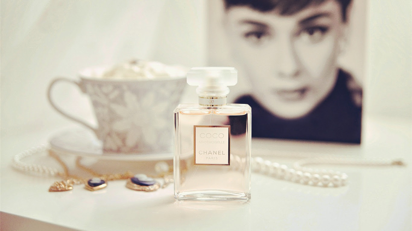 Chanel 香水 待ち受け