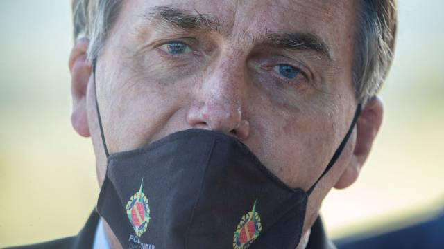 Bolsonaro edita MP para blindar o Governo de erros na pandemia