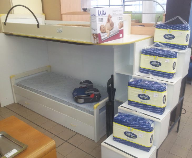 Cameretta soppalco ikea vasta e variegata è la selezione di camerette con soppalco offerte dai maggiori marchi, con soluzioni spesso accattivant Struttura Letto A Soppalco Con Tre Letti E Scala Contenitore Venduta Il Supermercatino Dell Usato