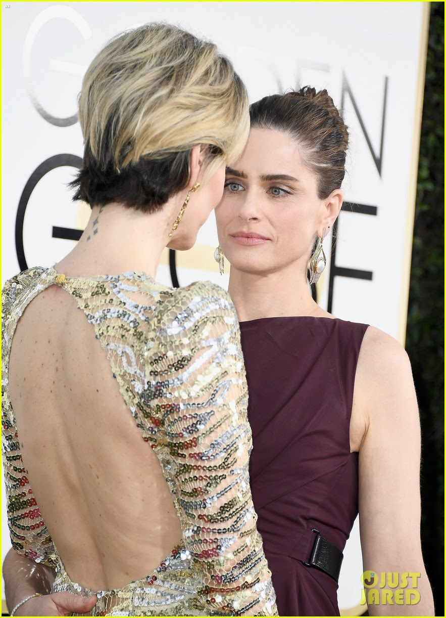 Sarah paulson and holland taylor's most beautiful moments sarah paulson, holland taylor & leslie grossman instagram insta ig live stream 2020 livestream interview new october today. Full Sized Photo Of Sarah Paulson Amanda Peet Describe Kiss 05 Photo 3842875 Just Jared