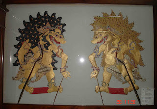 ~kresn0~ TinjauanDesain2(Untar): Wayang kulit, patung, dan 