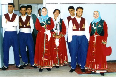 ファッショントレンド 心に強く訴えるトルコ 民族 衣装 女性