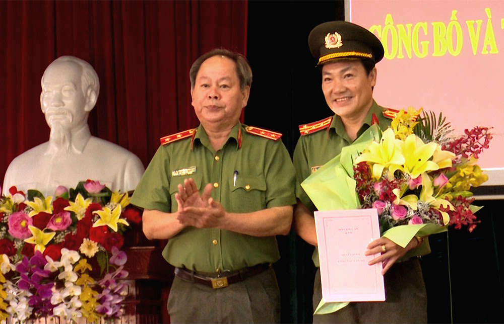 Cấp giấy phép xuất khẩu, nhập khẩu hóa chất bảng 1. Tuyen Giao An Giang