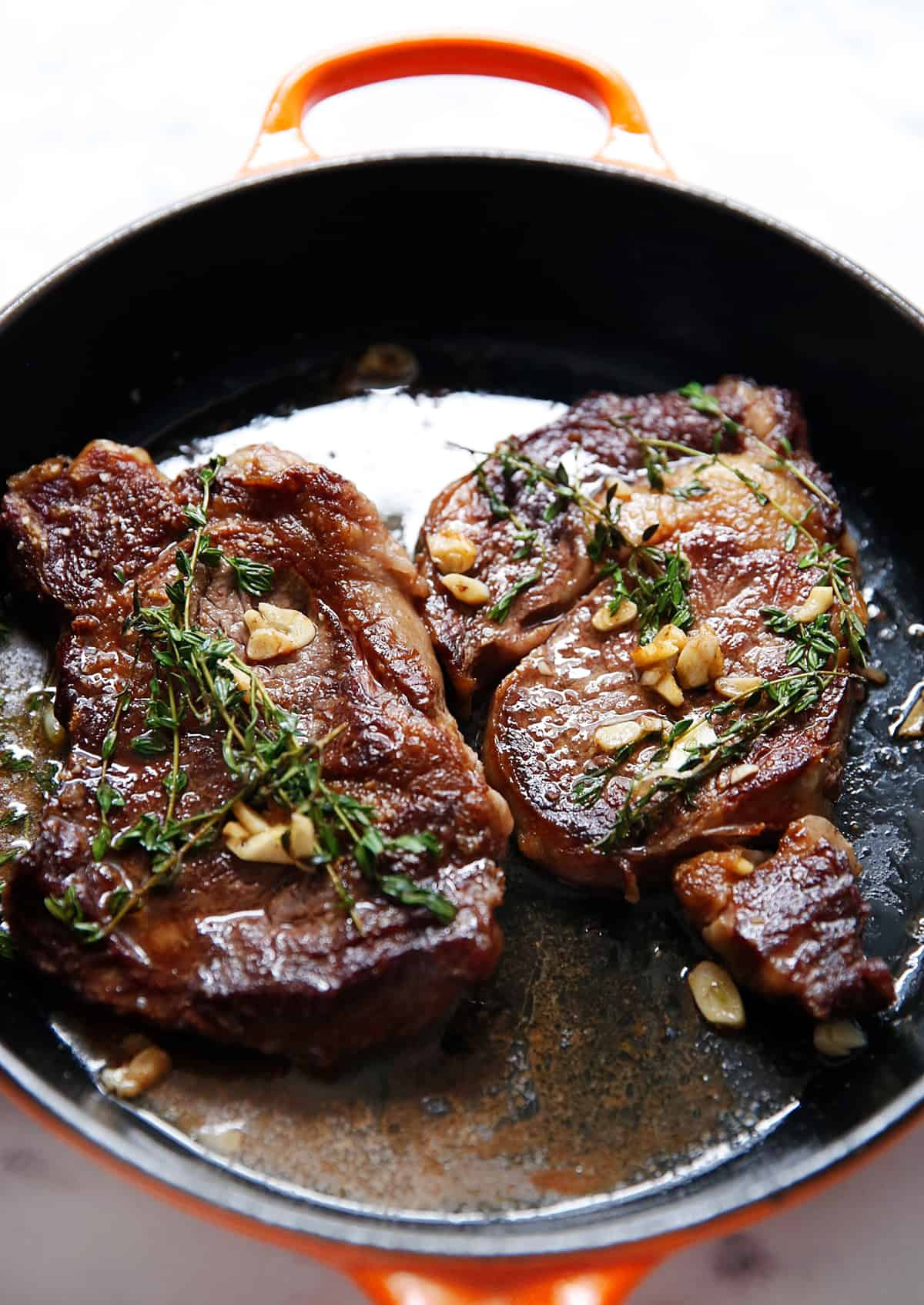 Add the steak to the skillet and let it be. How To Cook Steak In Cast Iron Pan