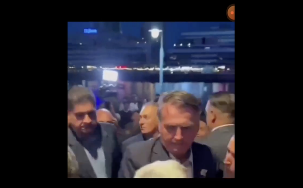 Após tentar entrar como penetra na foto oficial, Bolsonaro é expulso de restaurante na Argentina (vídeo)