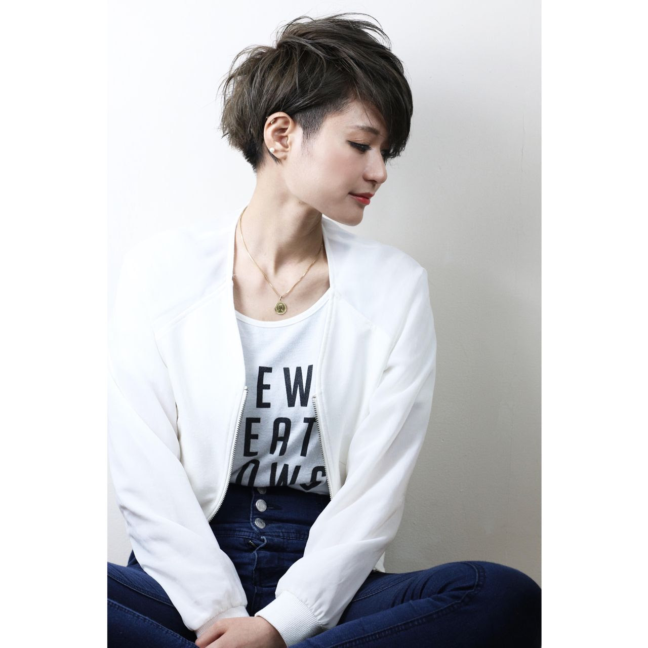 髪型 ショート パーマ ジェンダーレス Ksenia Gogoladze