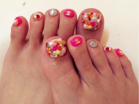 75 ビビット ピンク フット ネイル ピンク 派手 最高の花の画像