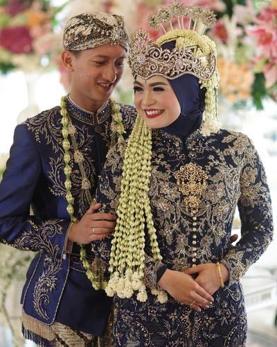  Pakaian Adat Sunda  Untuk Pernikahan Baju Adat  Tradisional