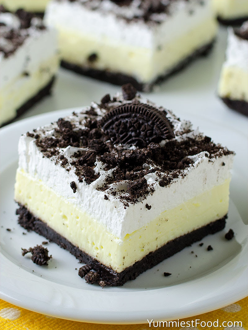 Put half of the cookies in the bottom of a large glass bowl. No Bake Oreo Vanilla Pudding Cake Recipe From Yummiest Food Cookbook