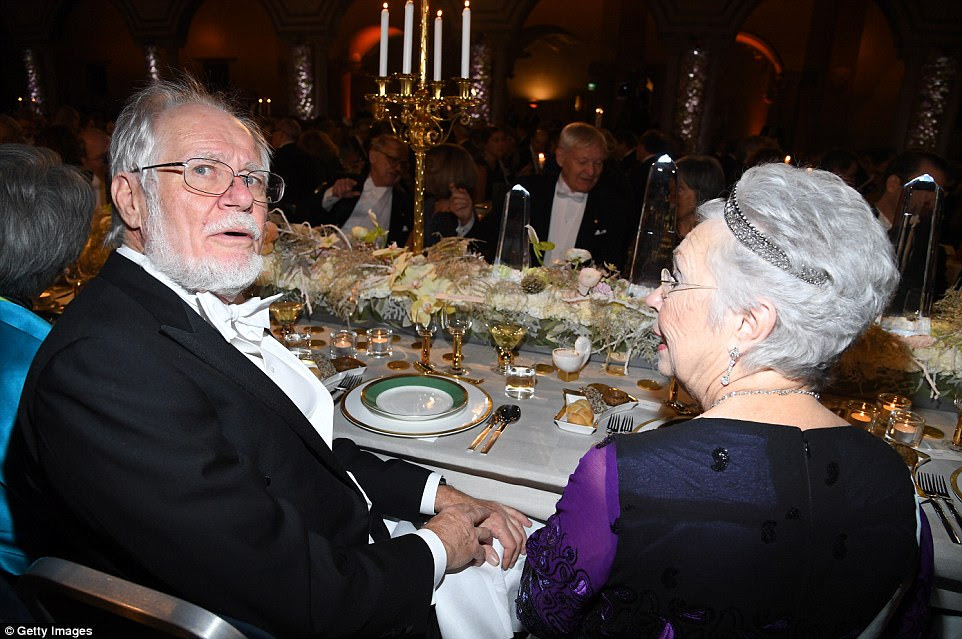 Jacques Dubochet, laureado do Prêmio Nobel de Química e Princesa Christina da Suécia