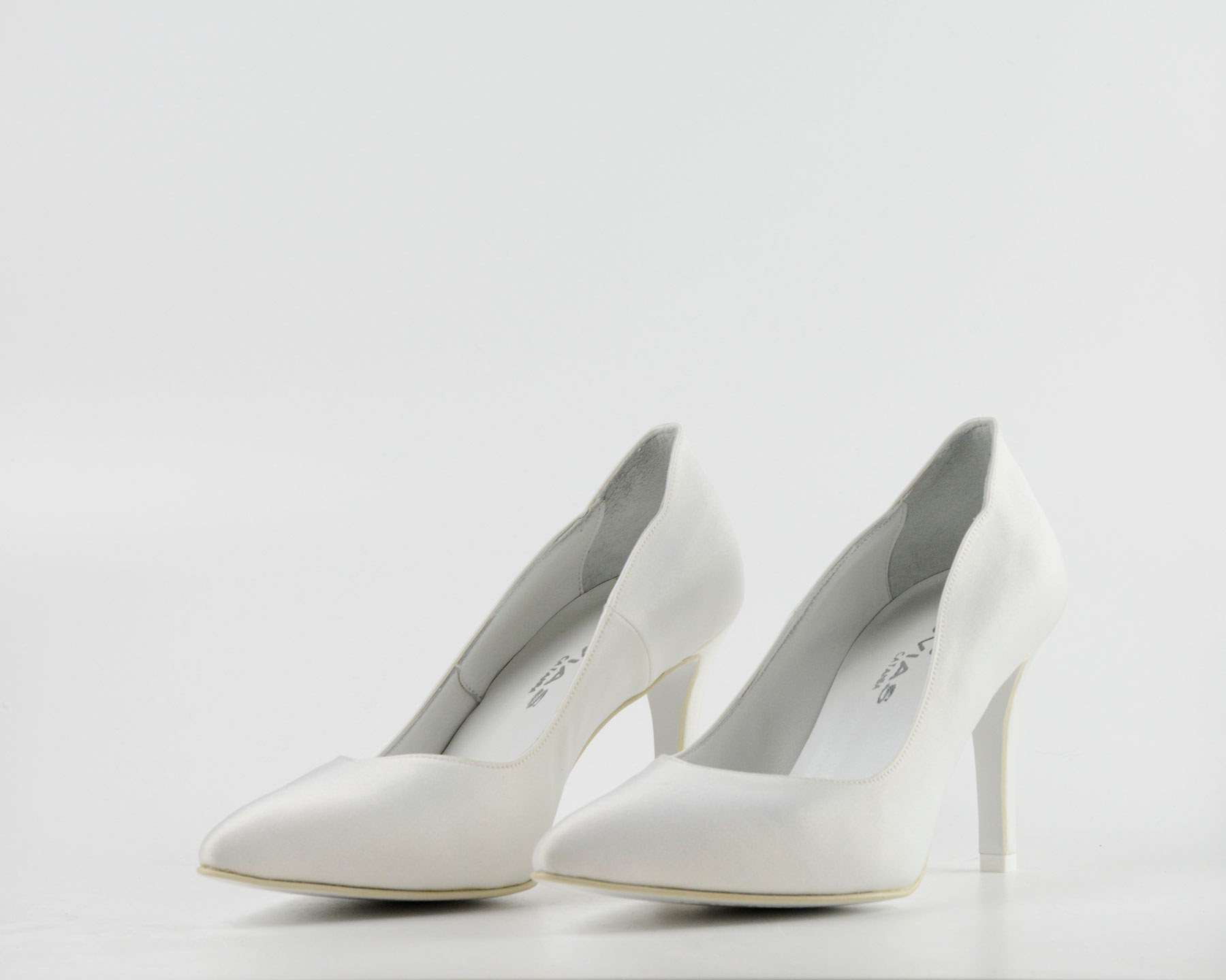 Le scarpe da sposa sono l'accessorio più importante per ogni cerimonia. Scarpe Sposa Novias Abiti Da Sposi E Cerimonie A Catania