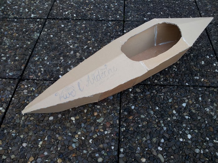 Kelly nurd: Knowing How to make a cardboard kayak