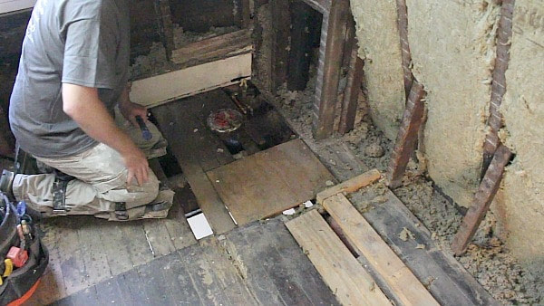Vinyl plank flooring bathroom installs are a hot new trend. How To Install A Bathtub Make It Rock Solid Home Repair Tutor