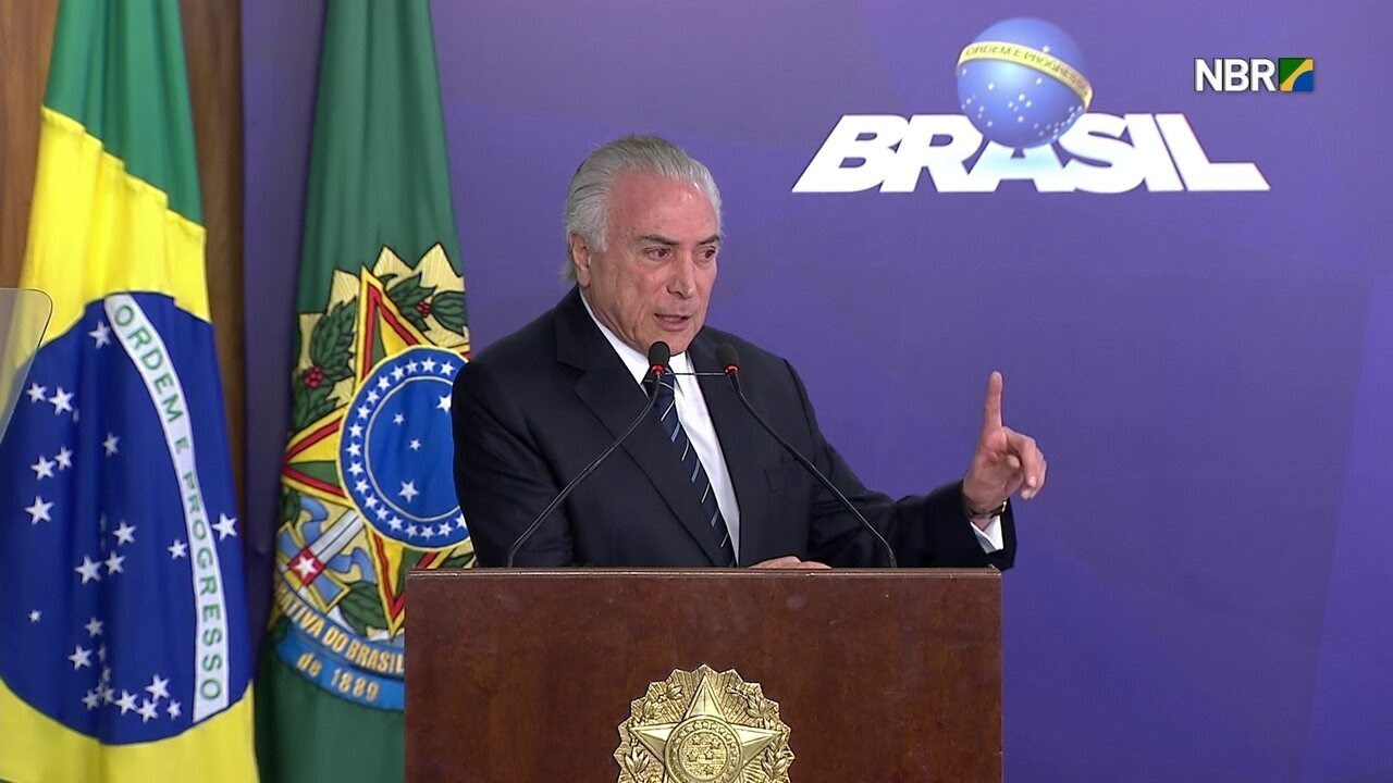 Temer critica autoridade que se acha 'iluminada por centelha divina'