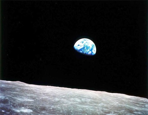 25 декабря в истории: первый в мире портативный телевизор, полёт космонавтов вокруг Луны и снижение ...