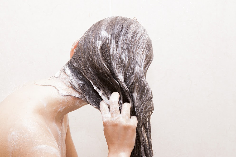 Washing highlights the day after only strips the hair, meaning all the beautiful colours will go down the drain (literally). How Long To Wait To Wash Hair After Coloring Baja Biosana